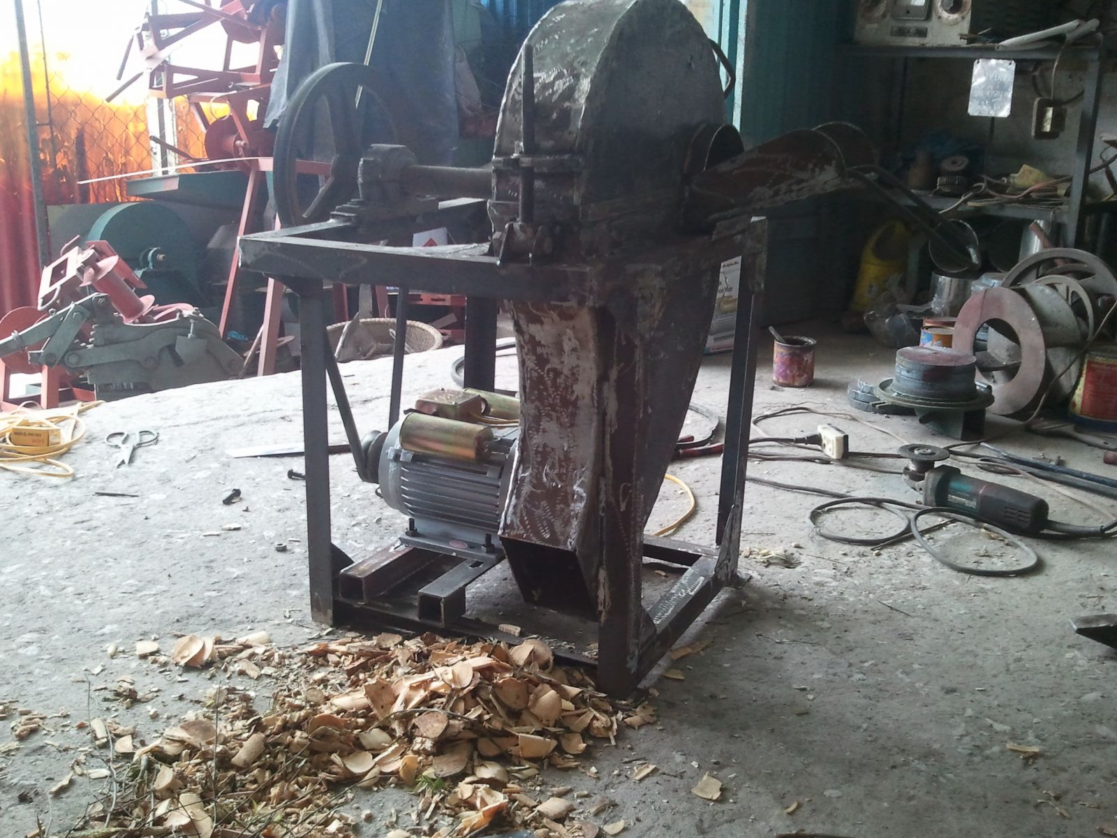 Máy băm gỗ